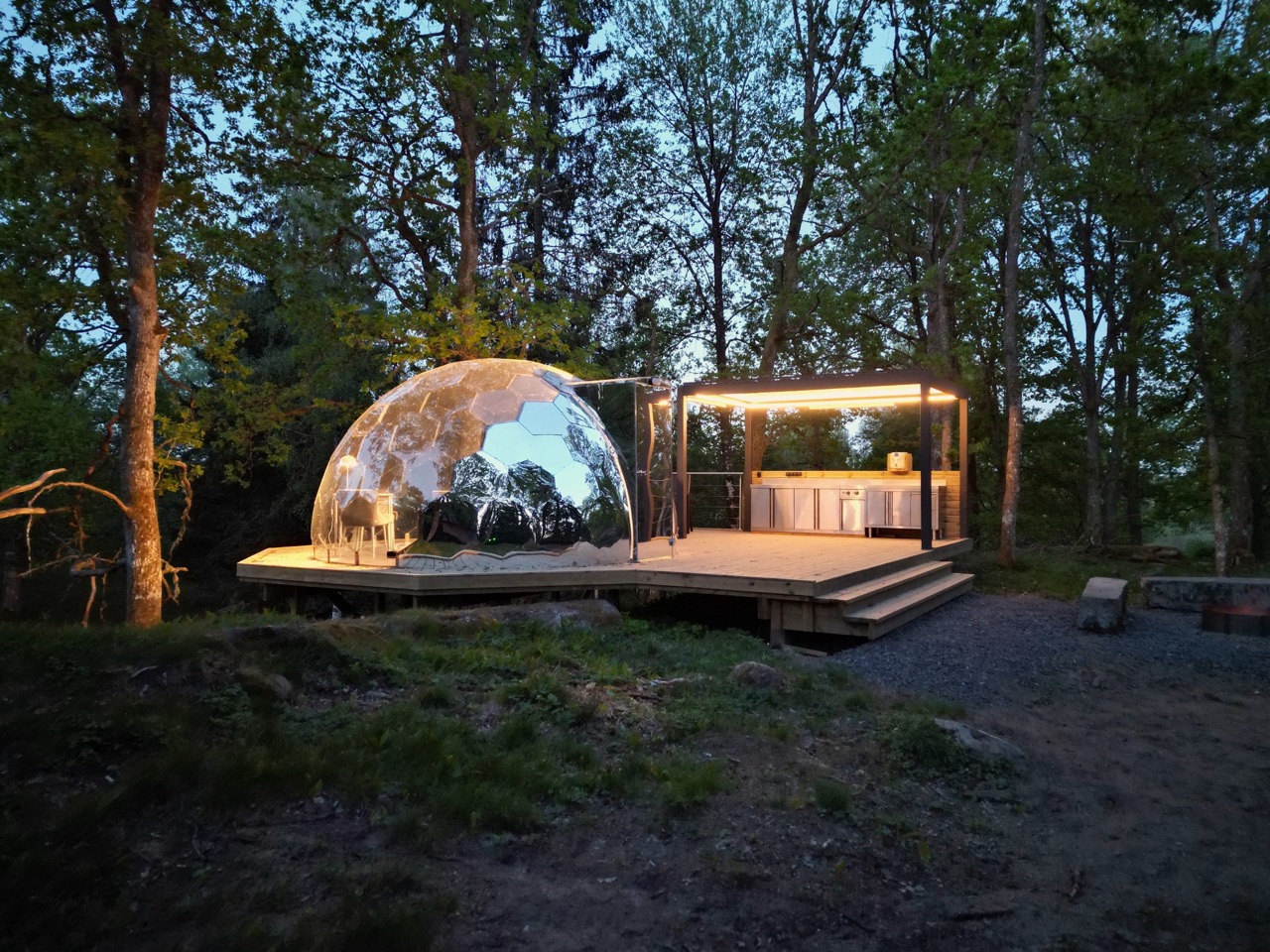 Hypedome glamping dome and other amenities at Villa Vilan